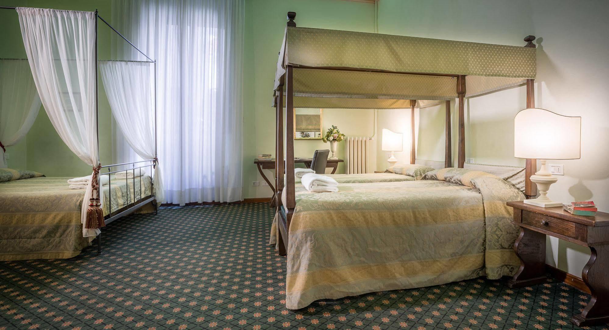 Torre Guelfa Palazzo Acciaiuoli 4* Florenz